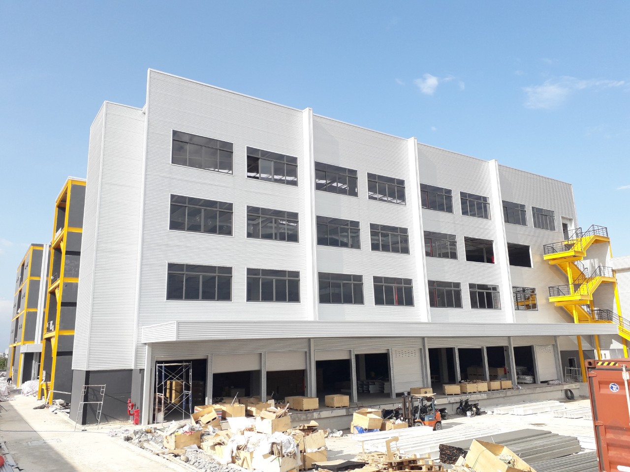 nhà thép tiền chế cao tầng